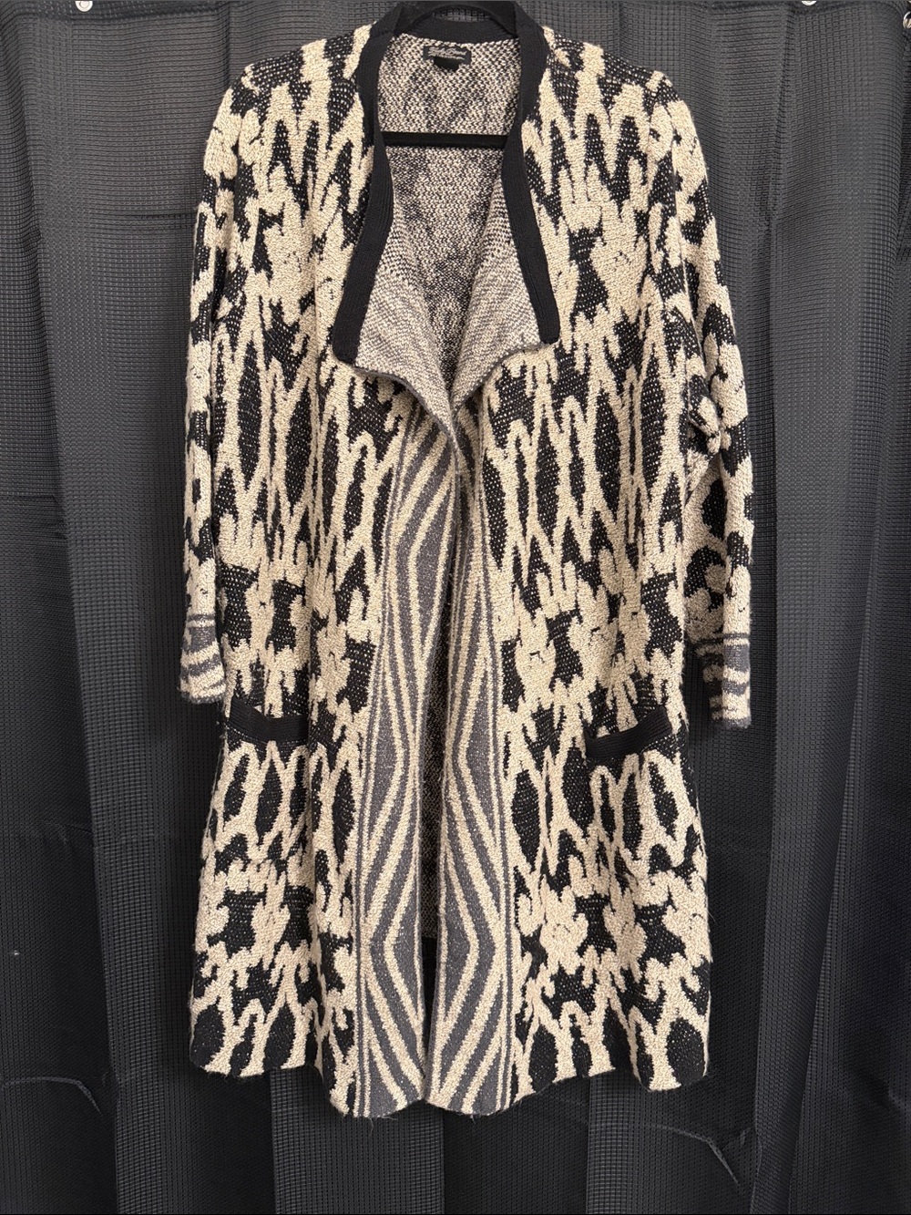 Open-Front Black and Cream w/gray accents Patterned Women's Cardigan Sz 2X